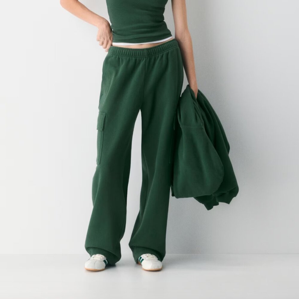 Aritzia Sweatfleece Sweatpants cargo baggy womens Green xsmall loungewear casual
